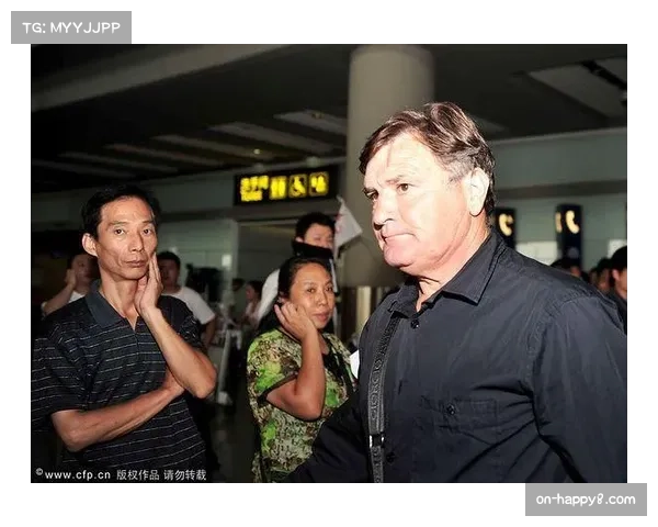 神秘人主帅迈克-蒂博被任命为2026年女篮世界杯美国队助教 神秘人主帅迈克-蒂博被任命为2026年女篮世界杯美国队助教